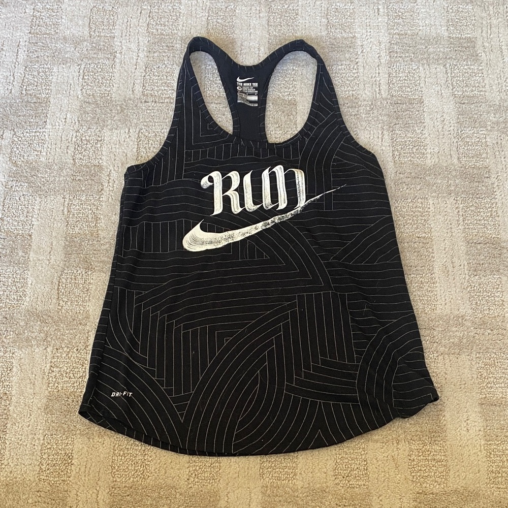Nike Dri-Fit Women's Black and White Graphic Tank Top